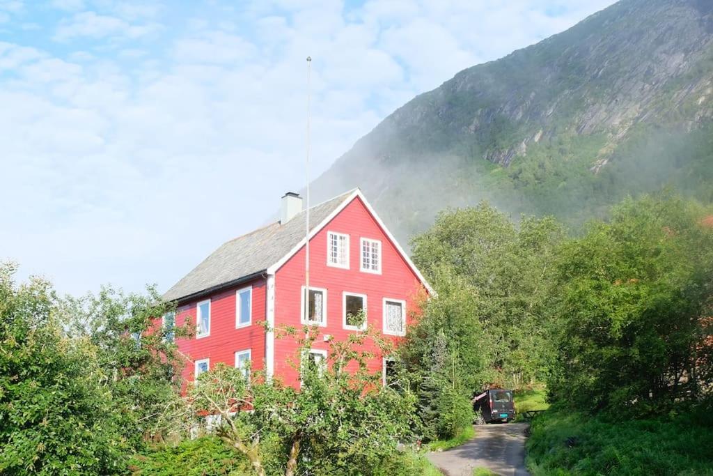 Apartment With Lake View In Jolster Ardal  Exterior photo
